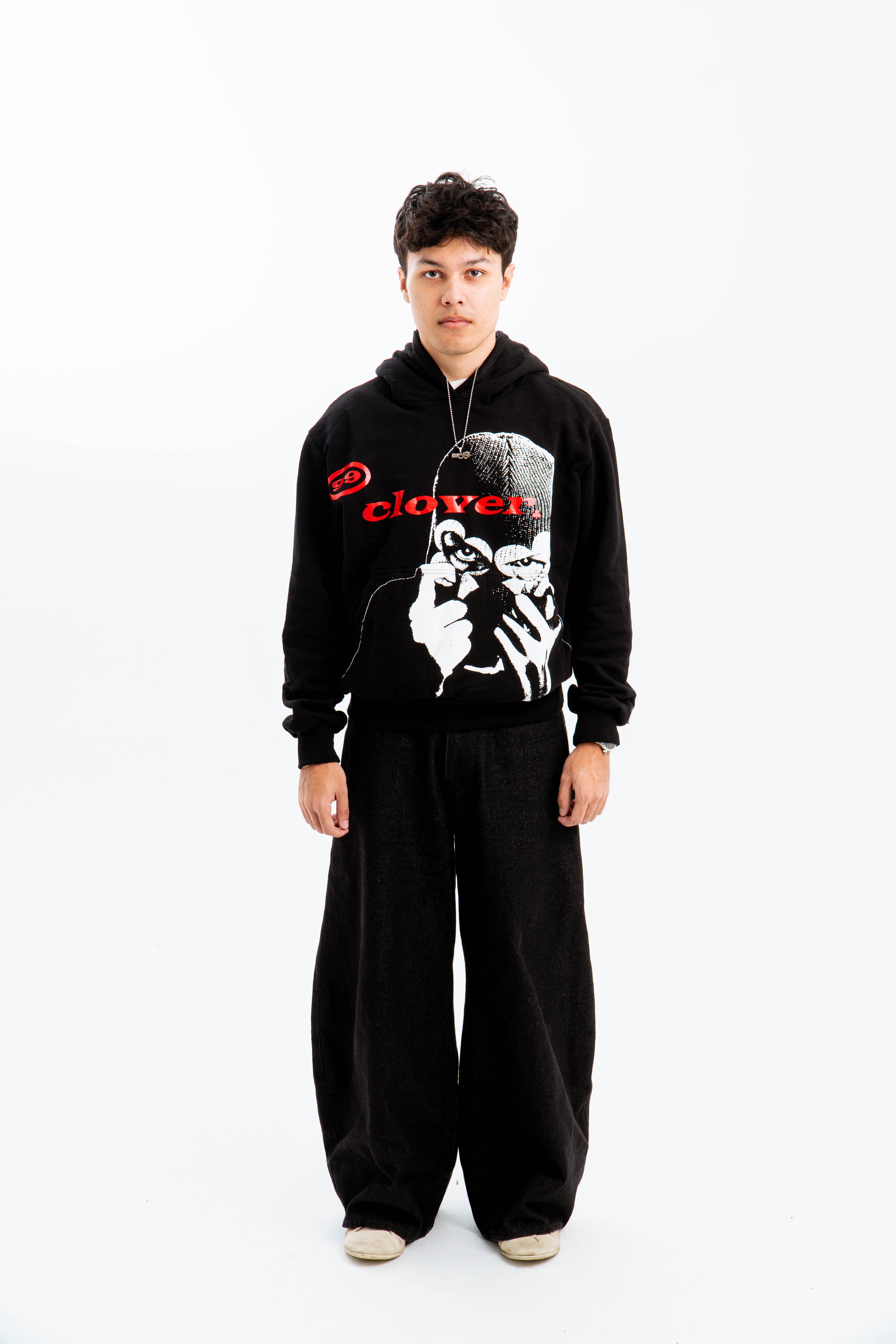“CLOVER VISION” OVERSIZED HOODIE BLACK/RED
