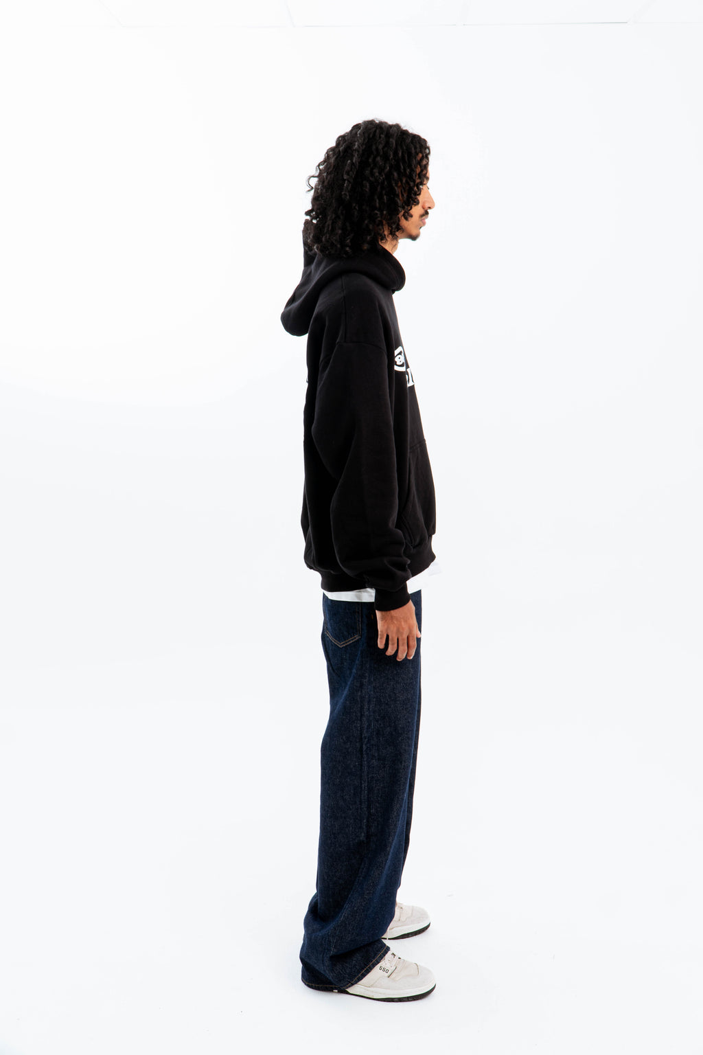 "FEELING LUCKY" OVERSIZED HOODIE BLACK