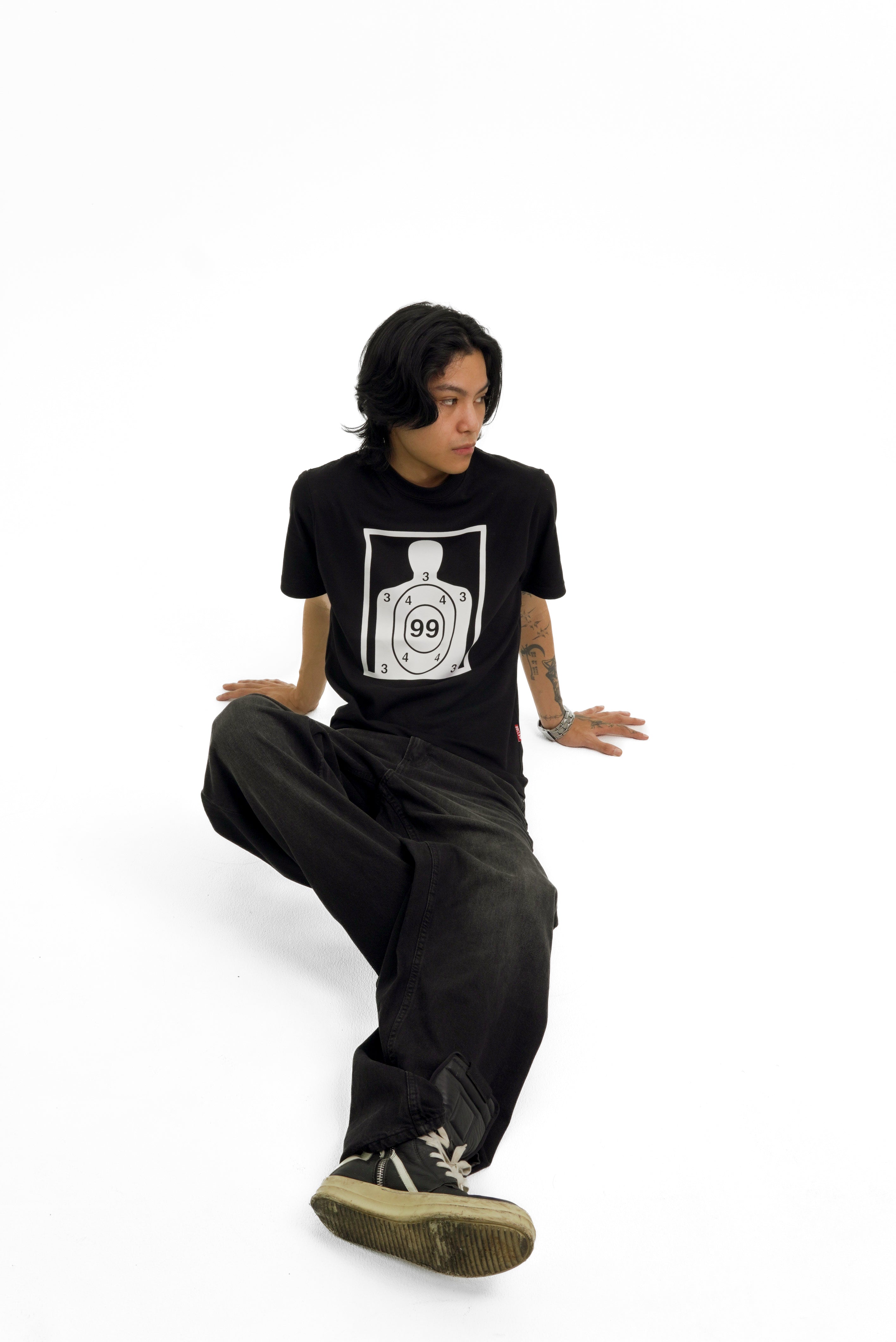 “RECOIL” FITTED TEE - BLACK